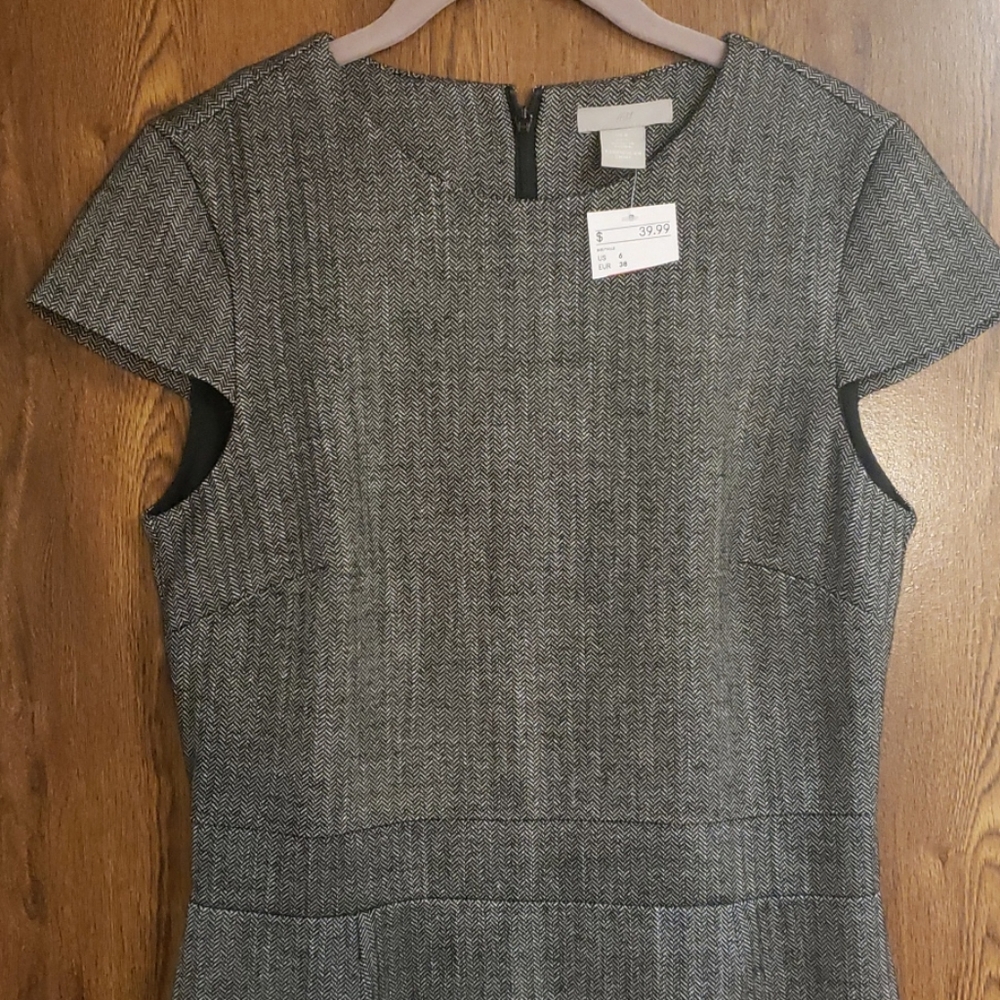 H&M Cap-Sleeved Dress - Picture 3 of 9